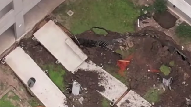 Colapsó otro edificio en Parque Patricios: evacúan a los vecinos.