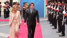 Meloni recibió a Milei en el Palazzo Chigi. Meloni recibió a Milei en el Palazzo Chigi.