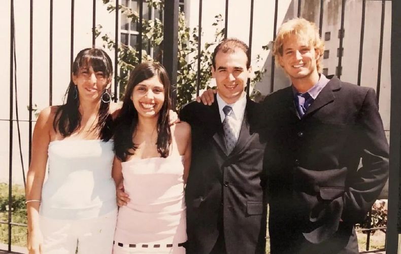 La foto que publicó Ariel Ansaldo en su Instagram con melena rubia.