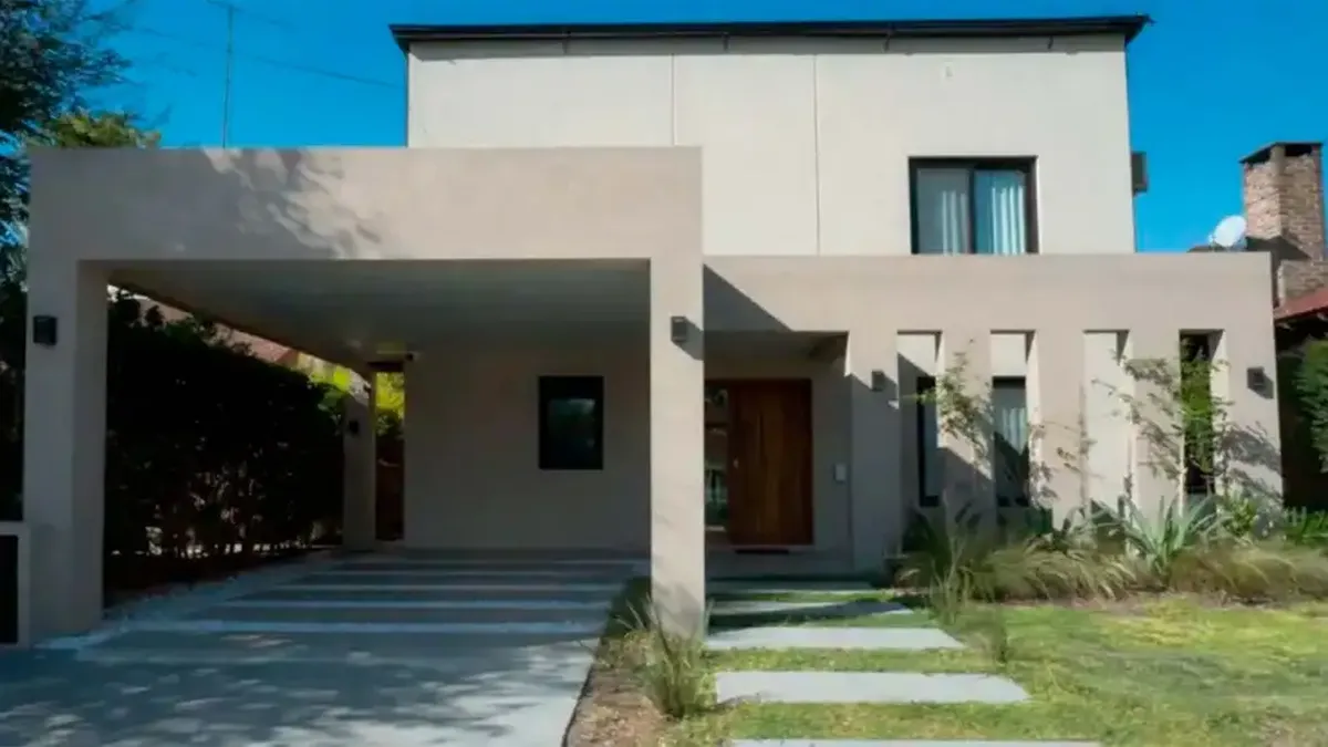 Los videos de la millonaria refacción de la casa de Manuel Adorni en el country Indio Cua