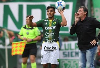 Para los saque de lateral y de arco los jugadores contarán con apenas 5 segundos para realizarlo.