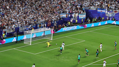 El segundo gol de Messi frente a Argelia.