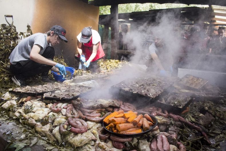 La agenda en Colonia Suiza de la Fiesta Nacional del Curanto