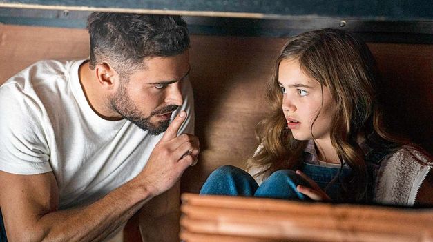 Llamas de venganza, una película estadounidense que llegó a Netflix protagonizada por Zac Efron.