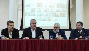 El ministro de Educación de la Nación, Jaime Perczy, encabezó la presentación.