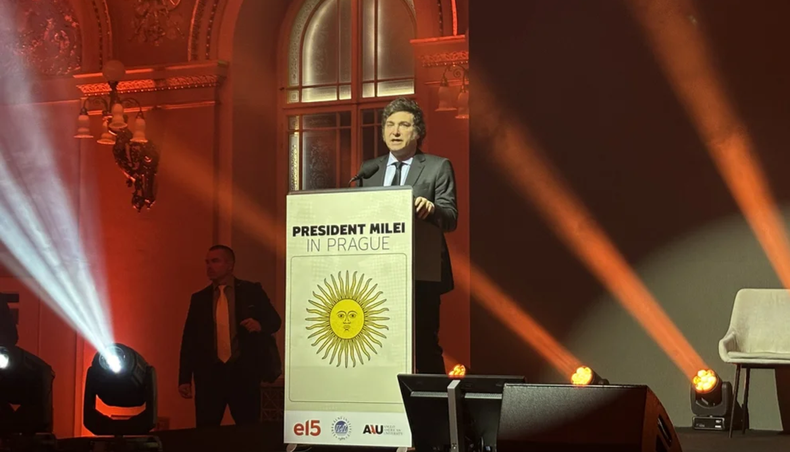Javier Milei se candidateó al Premio Nobel durante su discurso en Praga.
