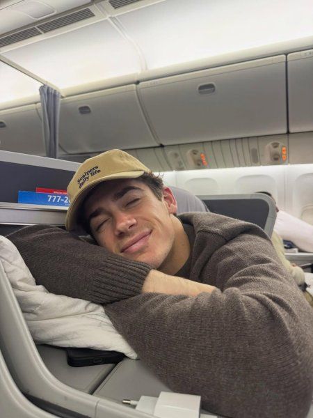 Maia Reficco subió un carrete de fotos con Franco Colapinto en pleno vuelo