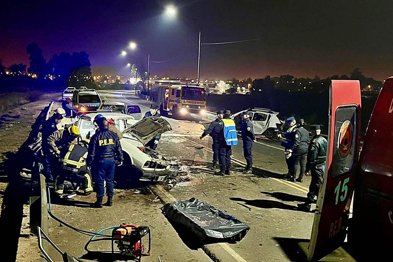 Un triple choque frontal dejó un muerto y cinco heridos en Entre Ríos.