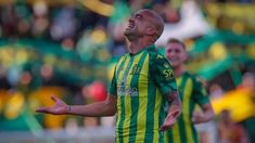 Santiago Silva convirtió su primer gol tras la suspensión y rompió en llanto. Santiago Silva convirtió su primer gol tras la suspensión y rompió en llanto.