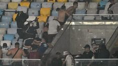 La Policía de San Pablo reprimió salvajemente a los hinchas de Lanús. La Policía de San Pablo reprimió salvajemente a los hinchas de Lanús.