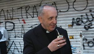 El papa Francisco, cuando todavía era Jorge Bergoglio y viajaba en subte siendo arzobispo de Buenos Aires. El papa Francisco, cuando todavía era Jorge Bergoglio y viajaba en subte siendo arzobispo de Buenos Aires.