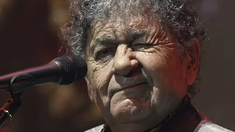 El cantante apuntó al acordeonista del grupo de cumbia santafesina. El cantante apuntó al acordeonista del grupo de cumbia santafesina.