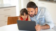 Los titulares de AUH podrán acceder al extra de manera online. Los titulares de AUH podrán acceder al extra de manera online.