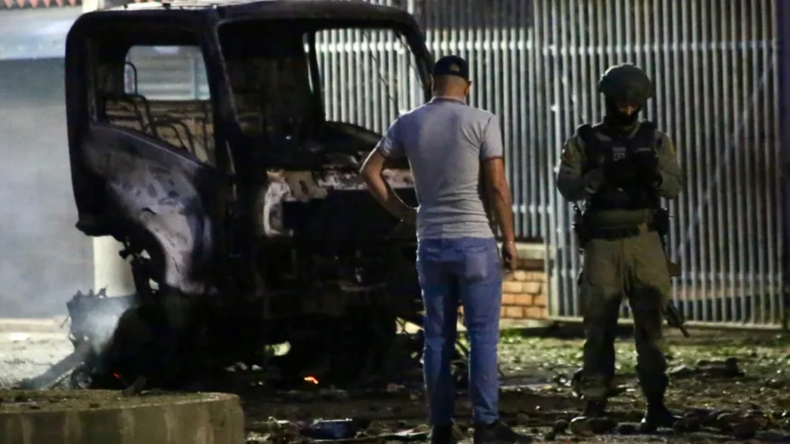 Explotó un coche bomba en Colombia cerca de un comando policial: al menos 10 heridos