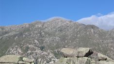 Para muchos, llegar a la cima del Champaquí es tachar un pendiente de la lista viajera; para otros, es apenas el comienzo de un amor con las Sierras Grandes. Para muchos, llegar a la cima del Champaquí es tachar un pendiente de la lista viajera; para otros, es apenas el comienzo de un amor con las Sierras Grandes.