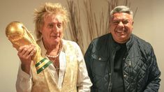 Rod Stewart y el Chiqui Tapia estuvieron juntos en un inesperado encuentro. Rod Stewart y el Chiqui Tapia estuvieron juntos en un inesperado encuentro.