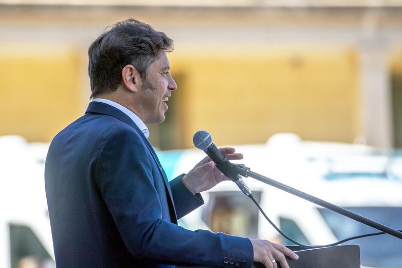 Kicillof entregó 199 nuevas ambulancias: Los impuestos están acá, en salud