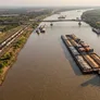 Por la Hidrovía Paraná-Paraguay entra el 80% de los dólares por exportaciones de toda la Argentina.