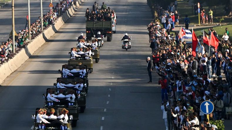 El cortejo fúnebre de los soldados muertos en Venezuela se realizó desde el aeropuerto José Martí hasta la sede del Ministerio de las Fuerzas Armadas Revolucionarias.