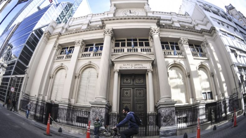 El Banco Central ante una sangría de reservas.
