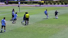 El momento exacto del pase de Morena Beltrán al Ogro Fabbiani. El momento exacto del pase de Morena Beltrán al Ogro Fabbiani.