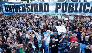 Docentes y no docentes reclaman una recomposición salarial del 33,4%.
