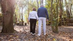 Ejercicio físico: cómo caminar si tengo más de 50 años para vivir más tiempo.