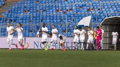 Este jugador hizo la mayor parte de su carrera en el FC Zurich de Suiza. Este jugador hizo la mayor parte de su carrera en el FC Zurich de Suiza.