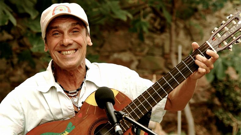 La insólita crítica a Manu Chao de un seguidor de su música porque sus recitales están politizados.