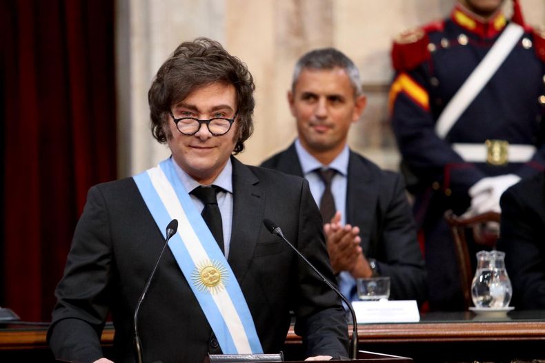 La oposición espera conseguir que informes verbales de parte del Presidente y de la secretaria de la Presidencia.