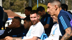 Messi fue a ver a la Sub 23 de Javier Mascherano Messi fue a ver a la Sub 23 de Javier Mascherano