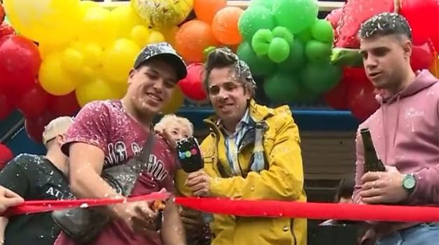 Thiago abrió su local en vivo junto a Robertito y el Conejo.