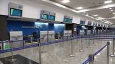 Aviones y taxis no funcionarán hasta medianoche. Los trenes retomarán sus servicios recién este viernes. Aviones y taxis no funcionarán hasta medianoche. Los trenes retomarán sus servicios recién este viernes.