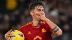 Dybala deslumbró con un look retro. Dybala deslumbró con un look retro.