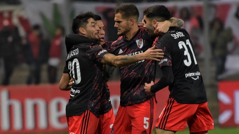 El lateral del Millonario metió un golazo.