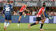 Neves remató y consiguió el segundo gol del Pincha. Neves remató y consiguió el segundo gol del Pincha.