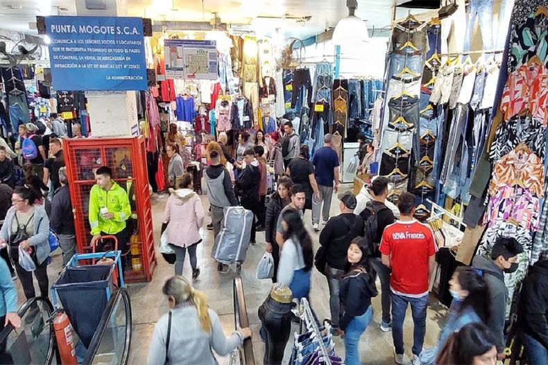 La Salada volvió a funcionar tras semanas de clausura, pero continúa la investigación.