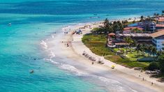 Este destino es famoso por sus playas de arenas blancas y agua transparente. Este destino es famoso por sus playas de arenas blancas y agua transparente.