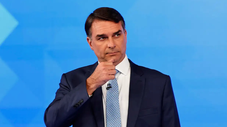 ¿Dónde está Flávio Bolsonaro?