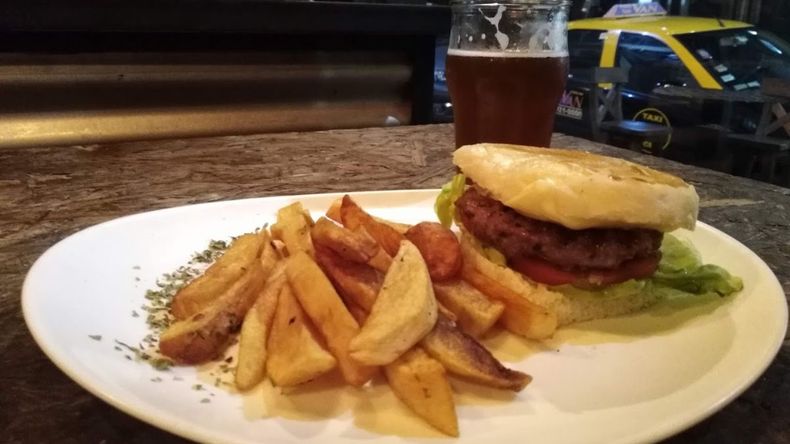 Con un ambiente cálido y familiar, y una cocina exquisita con precios accesibles, este lugar ofrece una experiencia gastronómica argentina inigualable.  