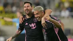 Messi y Luis Suárez, campeones juntos otra vez. Messi y Luis Suárez, campeones juntos otra vez.