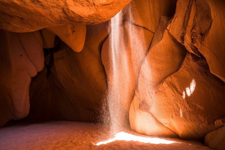 Ubicadas cerca de Seclantás, las Cuevas de Acsibi atraen cada vez más visitantes que recorren este rincón del turismo natural del norte de Argentina.