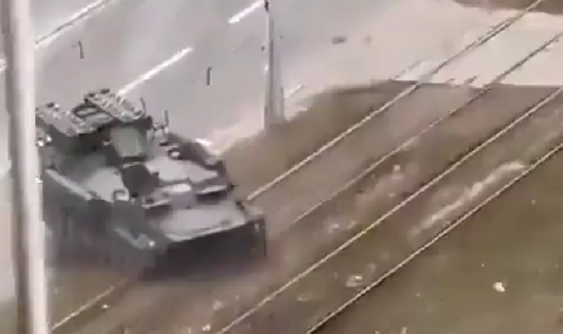 tanque-ruso-auto-ucraniano