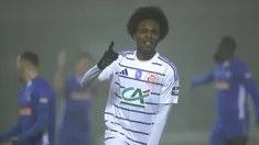 The Guardian lo incluyó dentro de los 60 talentos más prometedores de su generación. The Guardian lo incluyó dentro de los 60 talentos más prometedores de su generación.