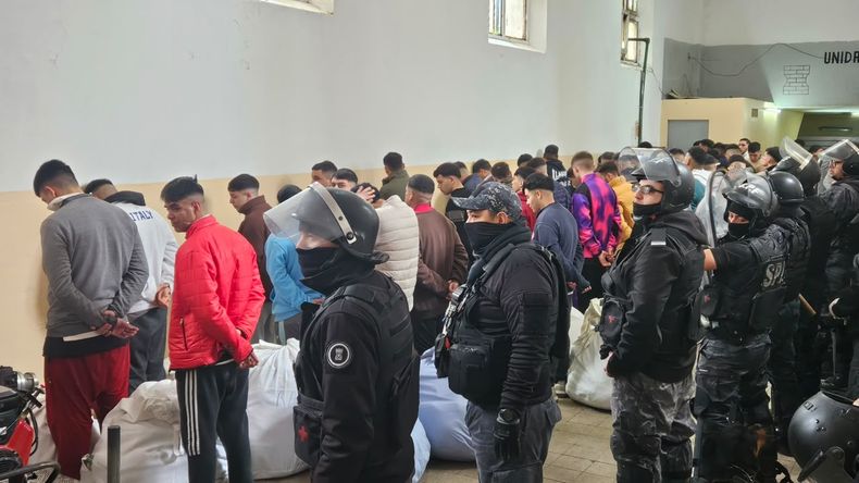 Los presos trasladados de la cárcel de Devoto al penal de Marcos Paz.