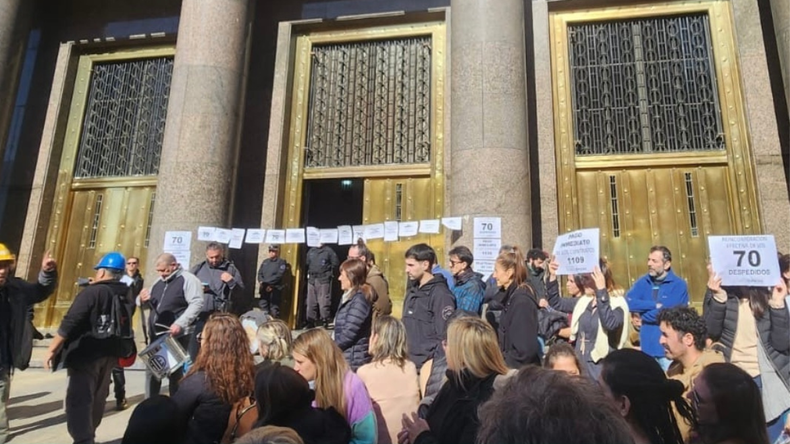 El pasado martes, un centenar de trabajadores de la dirección se movilizaron al Ministerio de Economía.