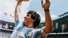 Diego Maradona, el deportista más popular de la historia. Diego Maradona, el deportista más popular de la historia.