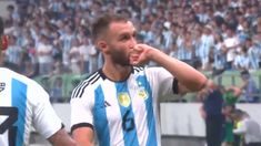 El defensor marcó el 2-0 ante Australia en China. El defensor marcó el 2-0 ante Australia en China.