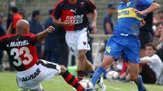 Este jugador debutó en Boca en 2003, con Bianchi como DT. Este jugador debutó en Boca en 2003, con Bianchi como DT.