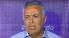 Alfredo Cornejo también criticó a La Rioja por la aprobación de un bono para pagarle a los empleados estatales. Alfredo Cornejo también criticó a La Rioja por la aprobación de un bono para pagarle a los empleados estatales.